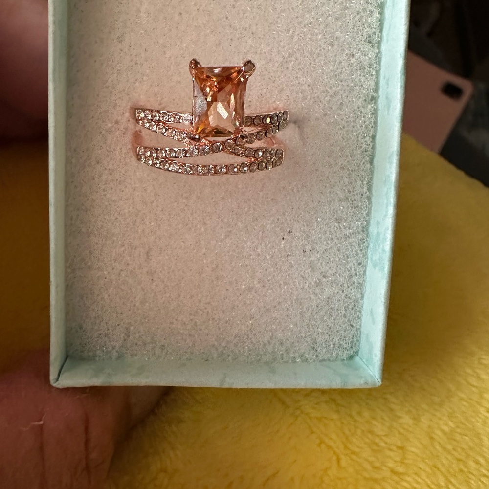 Rose Gold Crystal Accent Ring with beautiful gemstone - Picture 8 of 14